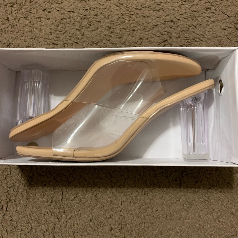Heels - Picture 3 of 3